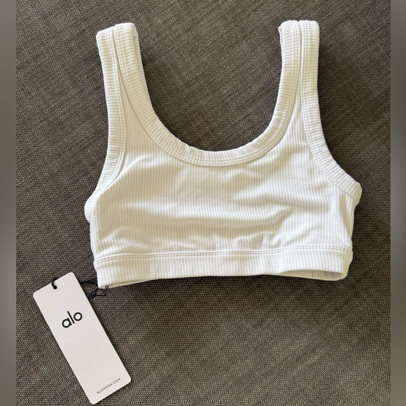 ALO Yoga Tops - NEW Alo Yoga Wellness Bra Size Small